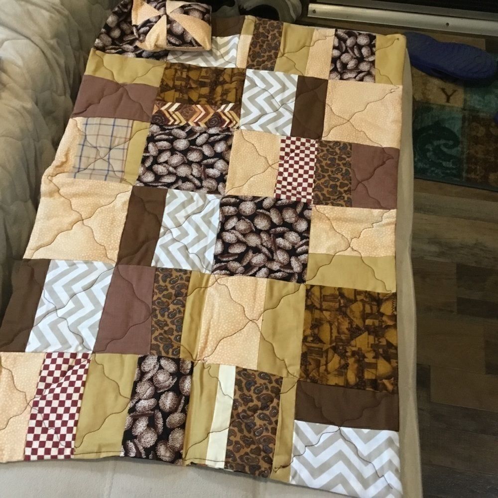 NWT Hand Crafted Stuffed Animal Quilt